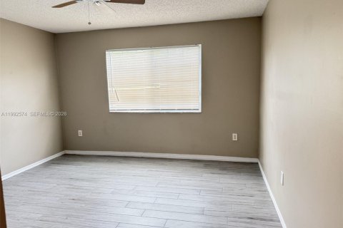 Condo in Coconut Creek, Florida, 2 bedrooms  № 2056886 - photo 10