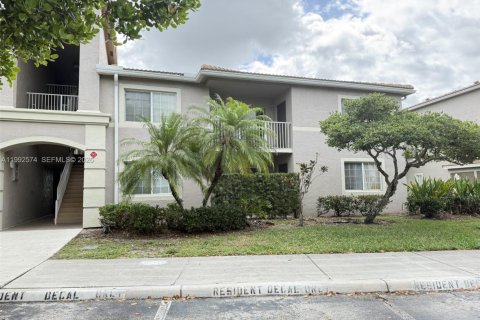 Condo in Coconut Creek, Florida, 2 bedrooms  № 2056886 - photo 1