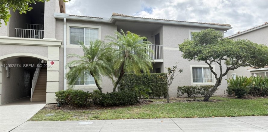 Condo in Coconut Creek, Florida, 2 bedrooms  № 2056886