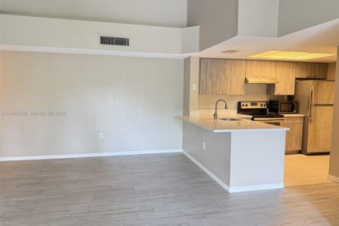 Condo in Coconut Creek, Florida, 2 bedrooms  № 2056886 - photo 5