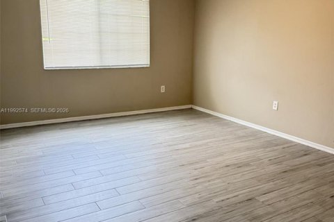 Condo in Coconut Creek, Florida, 2 bedrooms  № 2056886 - photo 13