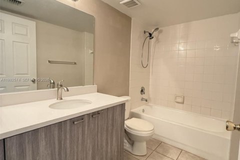 Condo in Coconut Creek, Florida, 2 bedrooms  № 2056886 - photo 12