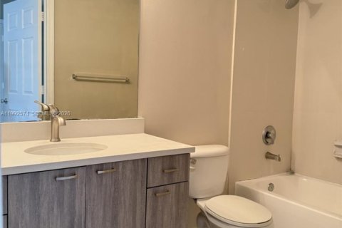 Condo in Coconut Creek, Florida, 2 bedrooms  № 2056886 - photo 15