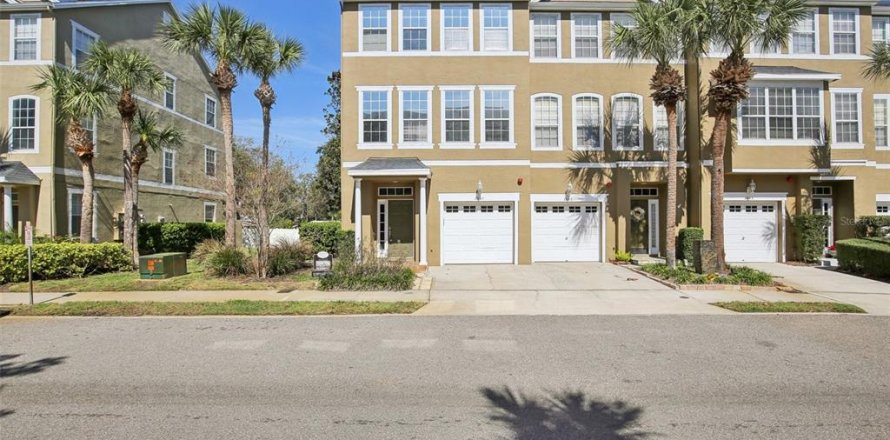 Townhouse in Tampa, Florida 4 bedrooms, 176.89 sq.m. № 1522478