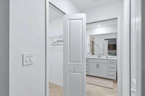 Condo in Lakewood Ranch, Florida, 2 bedrooms  № 2218541 - photo 19