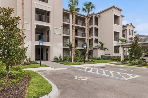 Condo in Lakewood Ranch, Florida, 2 bedrooms № 2218541