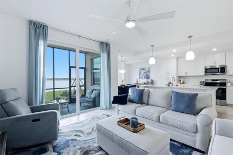 Condo in Lakewood Ranch, Florida, 2 bedrooms  № 2218541 - photo 8