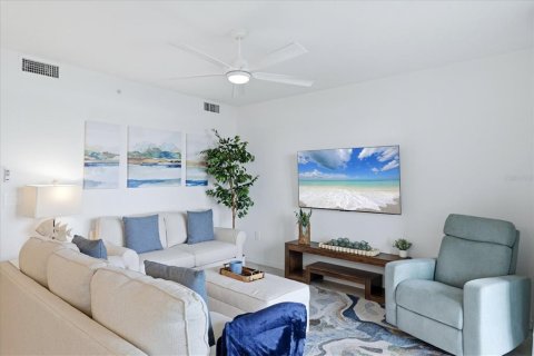 Condo in Lakewood Ranch, Florida, 2 bedrooms  № 2218541 - photo 7