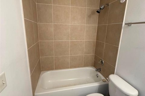 Снять в аренду таунхаус в Дэвенпорт, Флорида 2 комнаты, 65.03м2, № 2156466 - фото 7