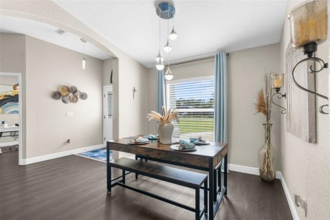 House in Weeki Wachee, Florida 3 bedrooms, 182.92 sq.m. № 1801757 - photo 13