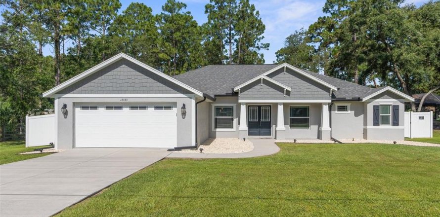 House in Weeki Wachee, Florida 3 bedrooms, 182.92 sq.m. № 1801757