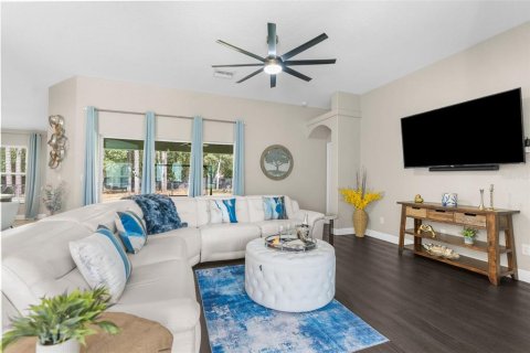 House in Weeki Wachee, Florida 3 bedrooms, 182.92 sq.m. № 1801757 - photo 2