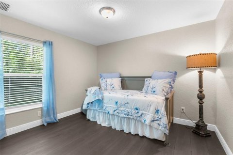 House in Weeki Wachee, Florida 3 bedrooms, 182.92 sq.m. № 1801757 - photo 22