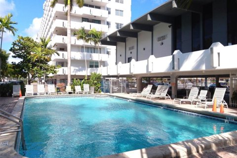 Condo in North Miami Beach, Florida, 1 bedroom  № 1814322 - photo 5