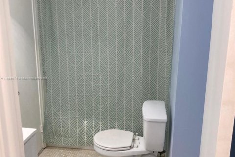 Condo in North Miami Beach, Florida, 1 bedroom  № 1814322 - photo 15
