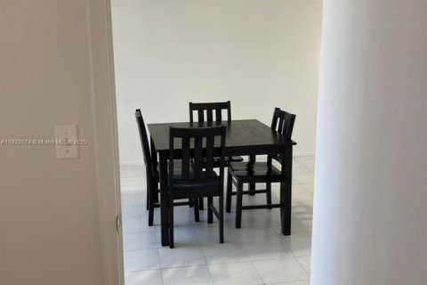 Condo in North Miami Beach, Florida, 1 bedroom  № 1814322 - photo 27