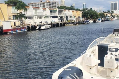 Condo in North Miami Beach, Florida, 1 bedroom  № 1814322 - photo 7