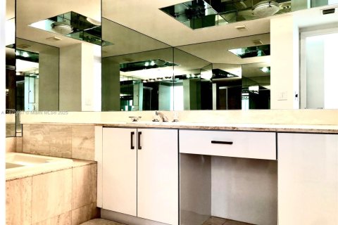 Copropriété à louer à Aventura, Floride: 2 chambres, 125.42 m2 № 1927469 - photo 9