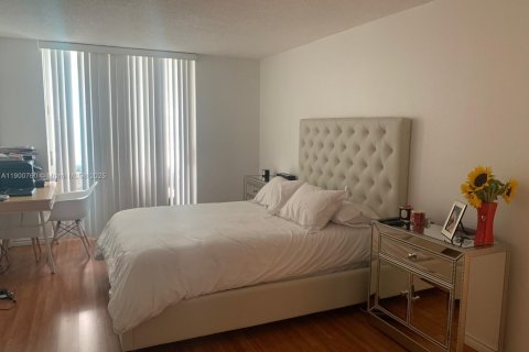 Condominio en alquiler en North Miami Beach, Florida, 1 dormitorio, 73.58 m2 № 1952078 - foto 18