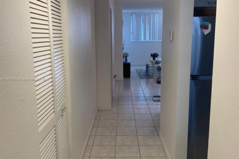 Condominio en alquiler en North Miami Beach, Florida, 1 dormitorio, 73.58 m2 № 1952078 - foto 6