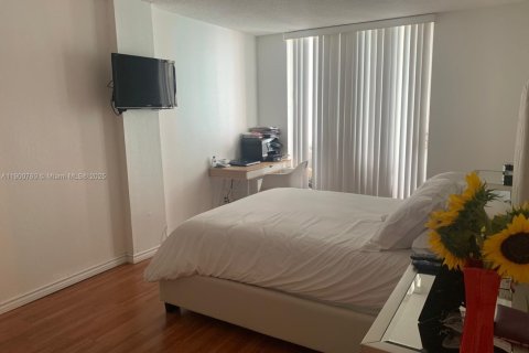 Condominio en alquiler en North Miami Beach, Florida, 1 dormitorio, 73.58 m2 № 1952078 - foto 20