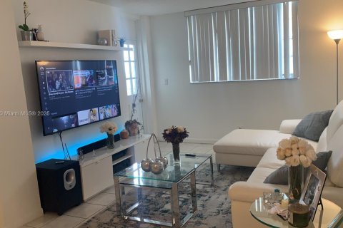 Condominio en alquiler en North Miami Beach, Florida, 1 dormitorio, 73.58 m2 № 1952078 - foto 25