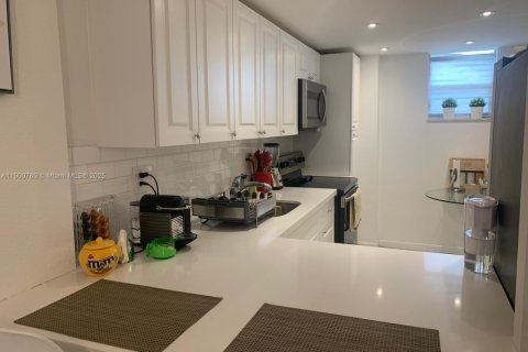 Condominio en alquiler en North Miami Beach, Florida, 1 dormitorio, 73.58 m2 № 1952078 - foto 15