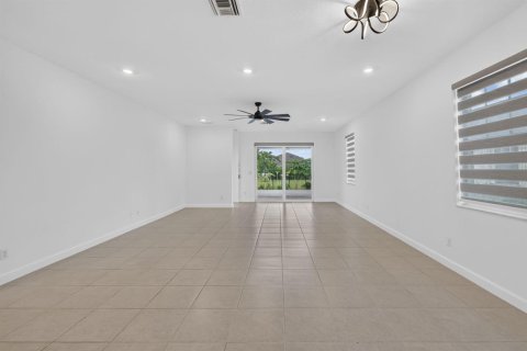 Villa ou maison à vendre à Loxahatchee Groves, Floride: 3 chambres, 181.35 m2 № 2397262 - photo 18