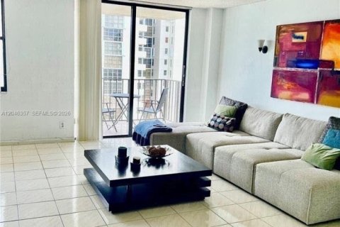 Copropriété à louer à Aventura, Floride: 2 chambres, 112.41 m2 № 2278420 - photo 2