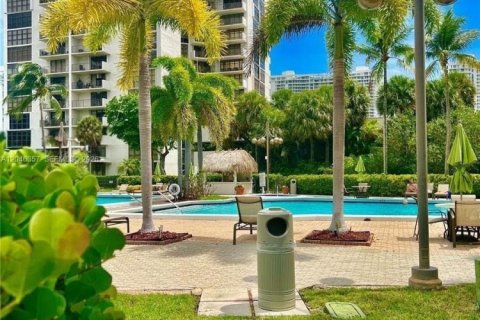 Copropriété à louer à Aventura, Floride: 2 chambres, 112.41 m2 № 2278420 - photo 13