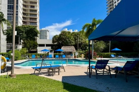 Copropriété à louer à Aventura, Floride: 2 chambres, 112.41 m2 № 2278420 - photo 29