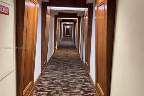 Copropriété à louer à Aventura, Floride: 2 chambres, 112.41 m2 № 2278420 - photo 11