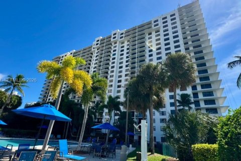 Copropriété à louer à Aventura, Floride: 2 chambres, 112.41 m2 № 2278420 - photo 23