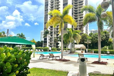 Copropriété à louer à Aventura, Floride: 2 chambres, 112.41 m2 № 2278420 - photo 12