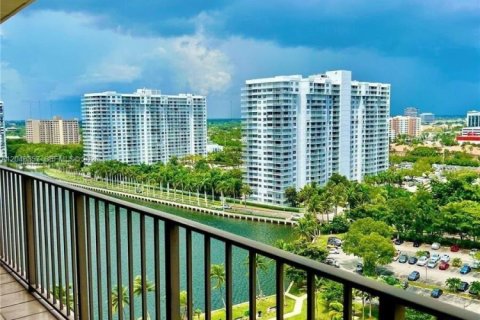 Copropriété à louer à Aventura, Floride: 2 chambres, 112.41 m2 № 2278420 - photo 4