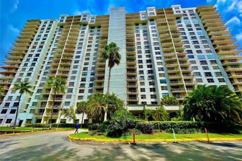 Condo à Aventura, Floride, 2 chambres  № 2278420