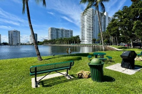 Copropriété à louer à Aventura, Floride: 2 chambres, 112.41 m2 № 2278420 - photo 27