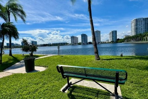 Copropriété à louer à Aventura, Floride: 2 chambres, 112.41 m2 № 2278420 - photo 24