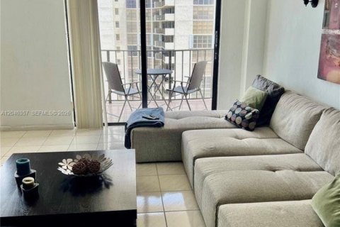 Copropriété à louer à Aventura, Floride: 2 chambres, 112.41 m2 № 2278420 - photo 3