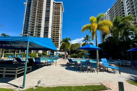 Copropriété à louer à Aventura, Floride: 2 chambres, 112.41 m2 № 2278420 - photo 30