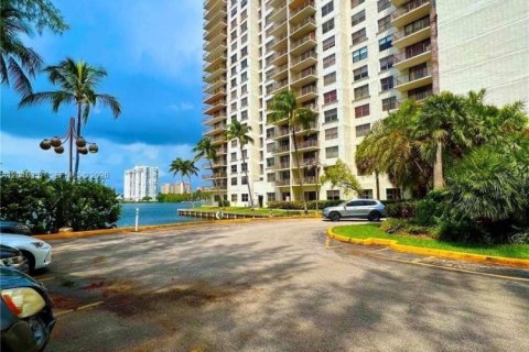 Copropriété à louer à Aventura, Floride: 2 chambres, 112.41 m2 № 2278420 - photo 19