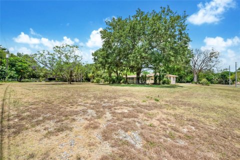 House in Miami, Florida 3 bedrooms, 175.59 sq.m. № 1726682 - photo 10