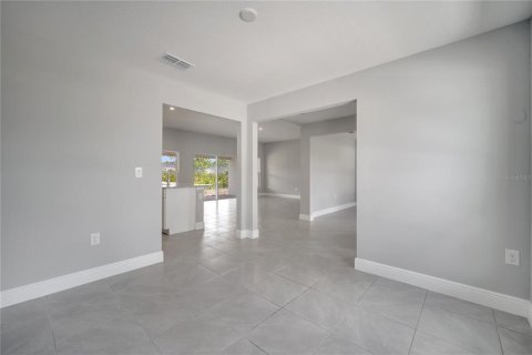 House in Kissimmee, Florida 5 bedrooms, 182.46 sq.m. № 1719720 - photo 11