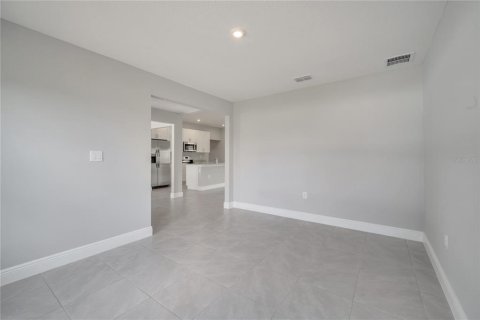 House in Kissimmee, Florida 5 bedrooms, 182.46 sq.m. № 1719720 - photo 8