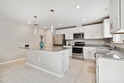 Casa en alquiler en Seffner, Florida, 5 dormitorios, 247.86 m2 № 1755119 - foto 9