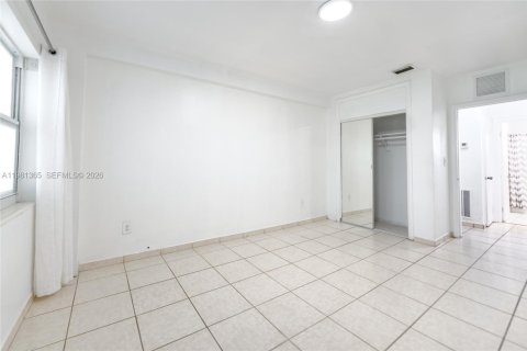 Condominio en venta en North Miami, Florida, 1 dormitorio, 73.21 m2 № 2046901 - foto 9