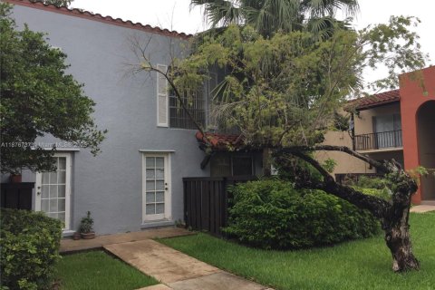 Touwnhouse à vendre à Miami, Floride: 2 chambres, 111.95 m2 № 2077144 - photo 6