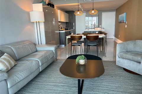 Condominio en alquiler en Miami, Florida, 1 dormitorio, 89.09 m2 № 1992865 - foto 7