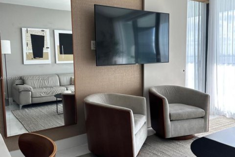 Condominio en alquiler en Miami, Florida, 1 dormitorio, 89.09 m2 № 1992865 - foto 13