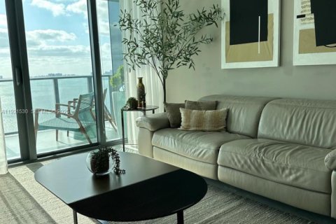 Condominio en alquiler en Miami, Florida, 1 dormitorio, 89.09 m2 № 1992865 - foto 6